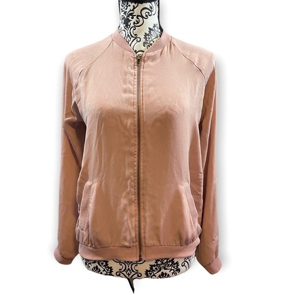 ABOUT a girl Pink light weight bomber jacket
Size large - Picture 1 of 8